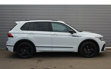 Volkswagen Tiguan II, 2021 год, 3 700 000 рублей, 4 фотография