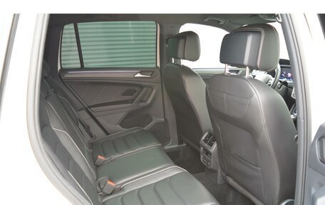 Volkswagen Tiguan II, 2021 год, 3 700 000 рублей, 20 фотография