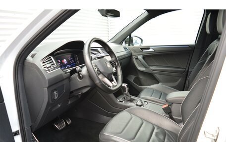 Volkswagen Tiguan II, 2021 год, 3 700 000 рублей, 17 фотография