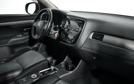 Mitsubishi Outlander III рестайлинг 3, 2013 год, 1 078 960 рублей, 14 фотография