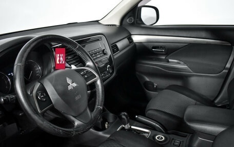 Mitsubishi Outlander III рестайлинг 3, 2013 год, 1 078 960 рублей, 10 фотография