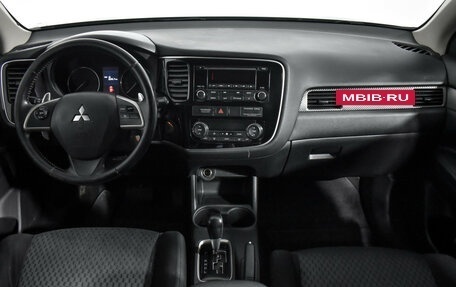 Mitsubishi Outlander III рестайлинг 3, 2013 год, 1 078 960 рублей, 16 фотография