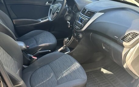 Hyundai Solaris II рестайлинг, 2015 год, 980 000 рублей, 3 фотография