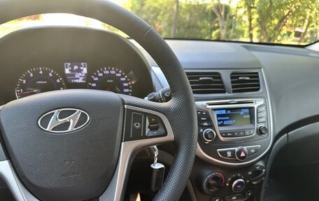 Hyundai Solaris II рестайлинг, 2015 год, 980 000 рублей, 4 фотография