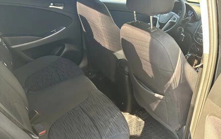 Hyundai Solaris II рестайлинг, 2015 год, 980 000 рублей, 5 фотография