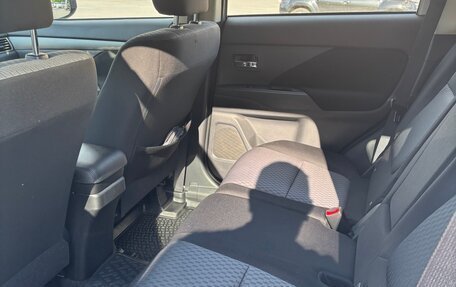 Mitsubishi Outlander III рестайлинг 3, 2015 год, 1 795 000 рублей, 29 фотография