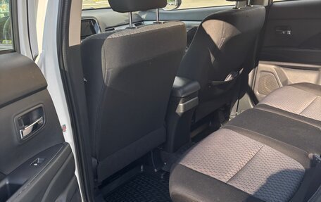 Mitsubishi Outlander III рестайлинг 3, 2015 год, 1 795 000 рублей, 28 фотография