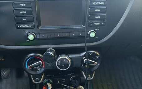 KIA Rio IV, 2017 год, 698 000 рублей, 8 фотография