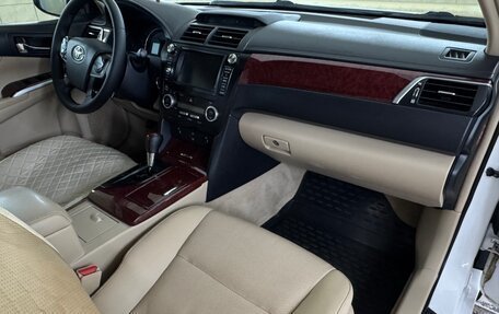 Toyota Camry, 2012 год, 1 950 000 рублей, 19 фотография