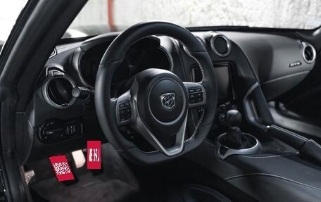 Dodge Viper IV, 2016 год, 31 000 000 рублей, 17 фотография