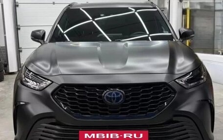Toyota Highlander, 2021 год, 3 800 000 рублей, 2 фотография