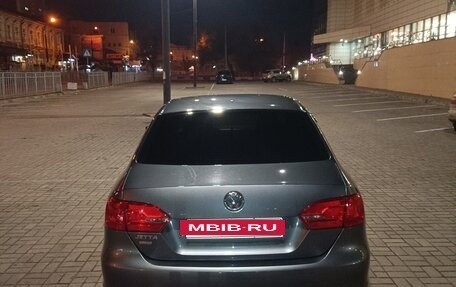 Volkswagen Jetta VI, 2013 год, 1 020 000 рублей, 8 фотография