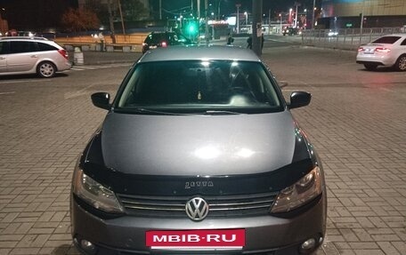 Volkswagen Jetta VI, 2013 год, 1 020 000 рублей, 4 фотография