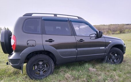 Chevrolet Niva I рестайлинг, 2015 год, 629 000 рублей, 3 фотография