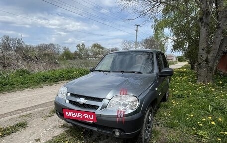 Chevrolet Niva I рестайлинг, 2012 год, 430 000 рублей, 2 фотография