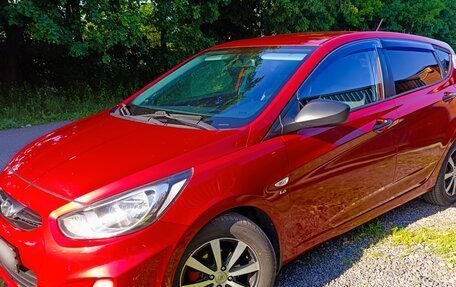 Hyundai Solaris II рестайлинг, 2013 год, 590 000 рублей, 1 фотография