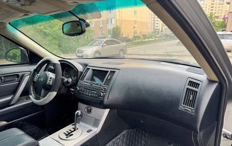 Infiniti FX I, 2003 год, 790 000 рублей, 23 фотография