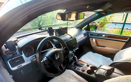Volkswagen Touareg III, 2011 год, 2 030 000 рублей, 10 фотография