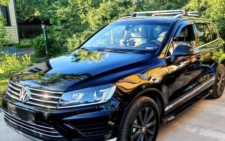 Volkswagen Touareg III, 2011 год, 2 030 000 рублей, 2 фотография