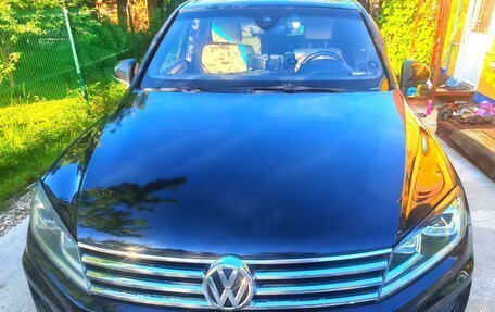 Volkswagen Touareg III, 2011 год, 2 030 000 рублей, 6 фотография