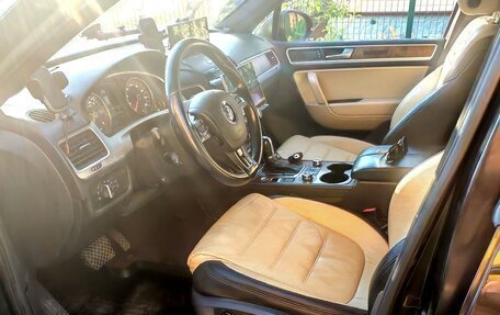 Volkswagen Touareg III, 2011 год, 2 030 000 рублей, 12 фотография