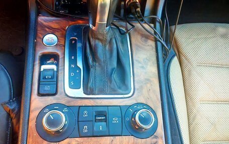 Volkswagen Touareg III, 2011 год, 2 030 000 рублей, 15 фотография