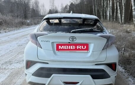 Toyota C-HR I рестайлинг, 2017 год, 1 900 000 рублей, 3 фотография