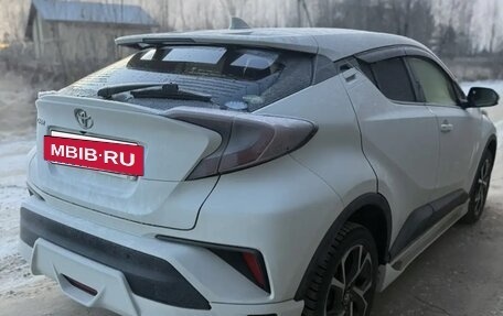 Toyota C-HR I рестайлинг, 2017 год, 1 900 000 рублей, 9 фотография
