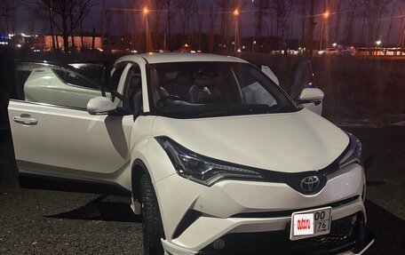 Toyota C-HR I рестайлинг, 2017 год, 1 900 000 рублей, 32 фотография