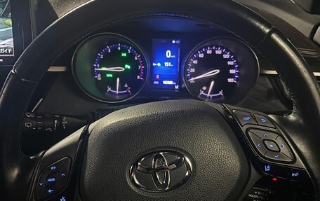 Toyota C-HR I рестайлинг, 2017 год, 1 900 000 рублей, 27 фотография