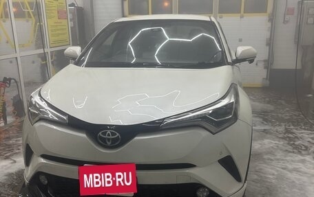 Toyota C-HR I рестайлинг, 2017 год, 1 900 000 рублей, 38 фотография