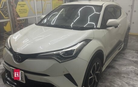 Toyota C-HR I рестайлинг, 2017 год, 1 900 000 рублей, 39 фотография