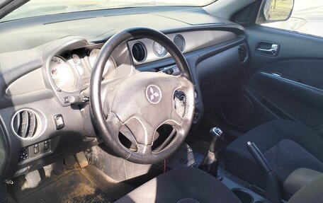 Mitsubishi Outlander III рестайлинг 3, 2005 год, 220 000 рублей, 2 фотография