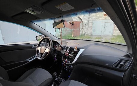 Hyundai Solaris II рестайлинг, 2011 год, 550 000 рублей, 4 фотография