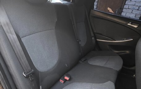 Hyundai Solaris II рестайлинг, 2011 год, 550 000 рублей, 6 фотография
