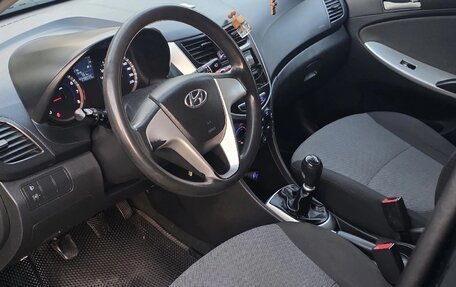 Hyundai Solaris II рестайлинг, 2011 год, 550 000 рублей, 7 фотография