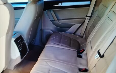 Volkswagen Touareg III, 2011 год, 1 650 000 рублей, 6 фотография
