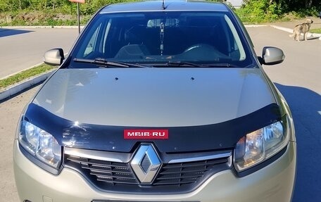 Renault Logan II, 2016 год, 810 000 рублей, 2 фотография