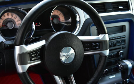 Ford Mustang VI рестайлинг, 2011 год, 2 149 000 рублей, 14 фотография