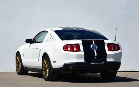 Ford Mustang VI рестайлинг, 2011 год, 2 149 000 рублей, 3 фотография