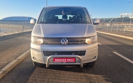 Volkswagen Caravelle T5, 2011 год, 1 800 000 рублей, 1 фотография