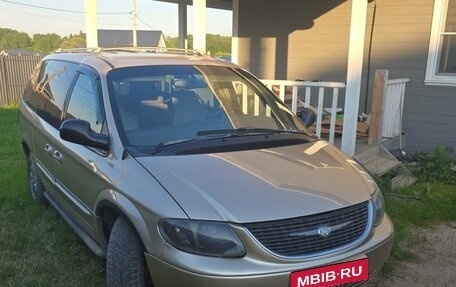 Chrysler Town & Country IV, 2001 год, 650 000 рублей, 1 фотография