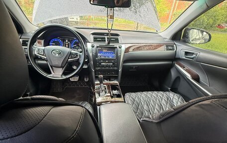 Toyota Camry, 2017 год, 2 800 000 рублей, 14 фотография