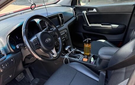 KIA Sportage IV рестайлинг, 2018 год, 2 380 000 рублей, 7 фотография