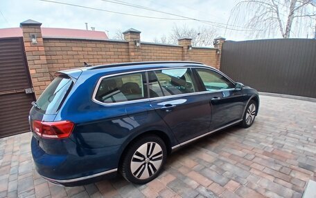 Volkswagen Passat B8 рестайлинг, 2020 год, 2 000 000 рублей, 2 фотография