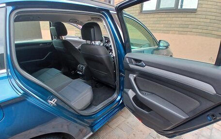 Volkswagen Passat B8 рестайлинг, 2020 год, 2 000 000 рублей, 12 фотография