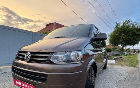 Volkswagen Caravelle T5, 2012 год, 2 090 000 рублей, 3 фотография