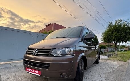 Volkswagen Caravelle T5, 2012 год, 2 090 000 рублей, 2 фотография