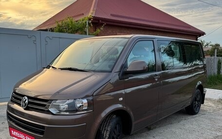 Volkswagen Caravelle T5, 2012 год, 2 090 000 рублей, 4 фотография