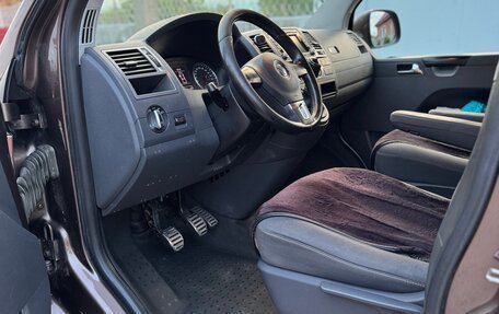 Volkswagen Caravelle T5, 2012 год, 2 090 000 рублей, 14 фотография